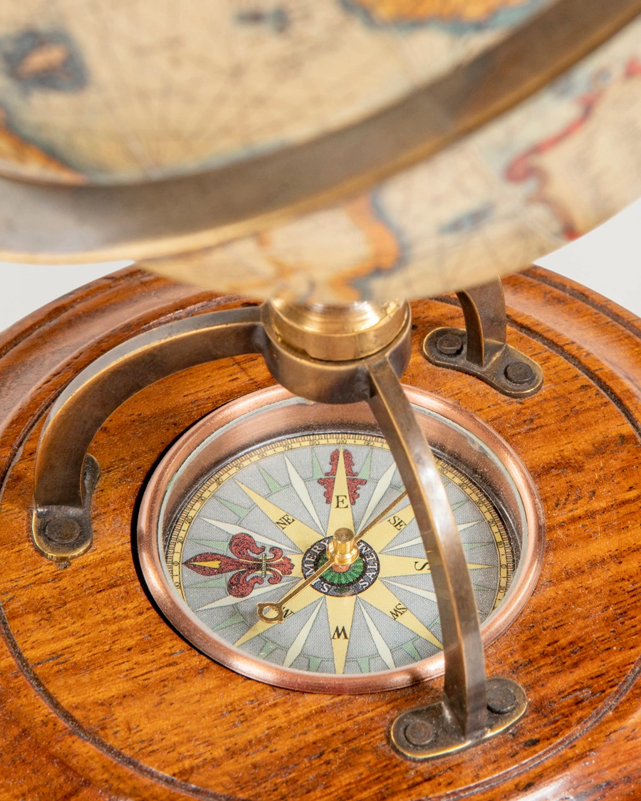 Herr | Till hemmet | Authentic Models | Terrestrial Globe With Compass 