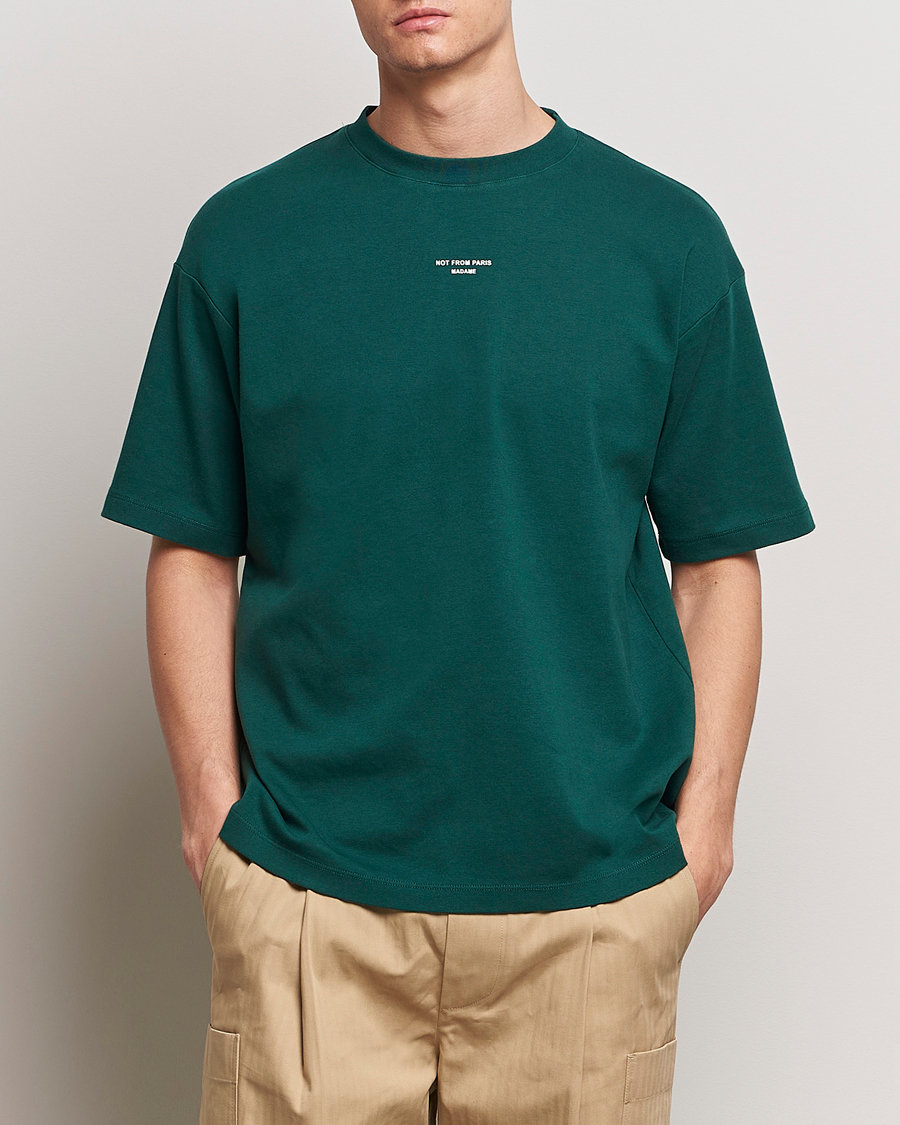 Herren | Neu im Onlineshop | Drôle de Monsieur | Classic Slogan T-Shirt Dark Green