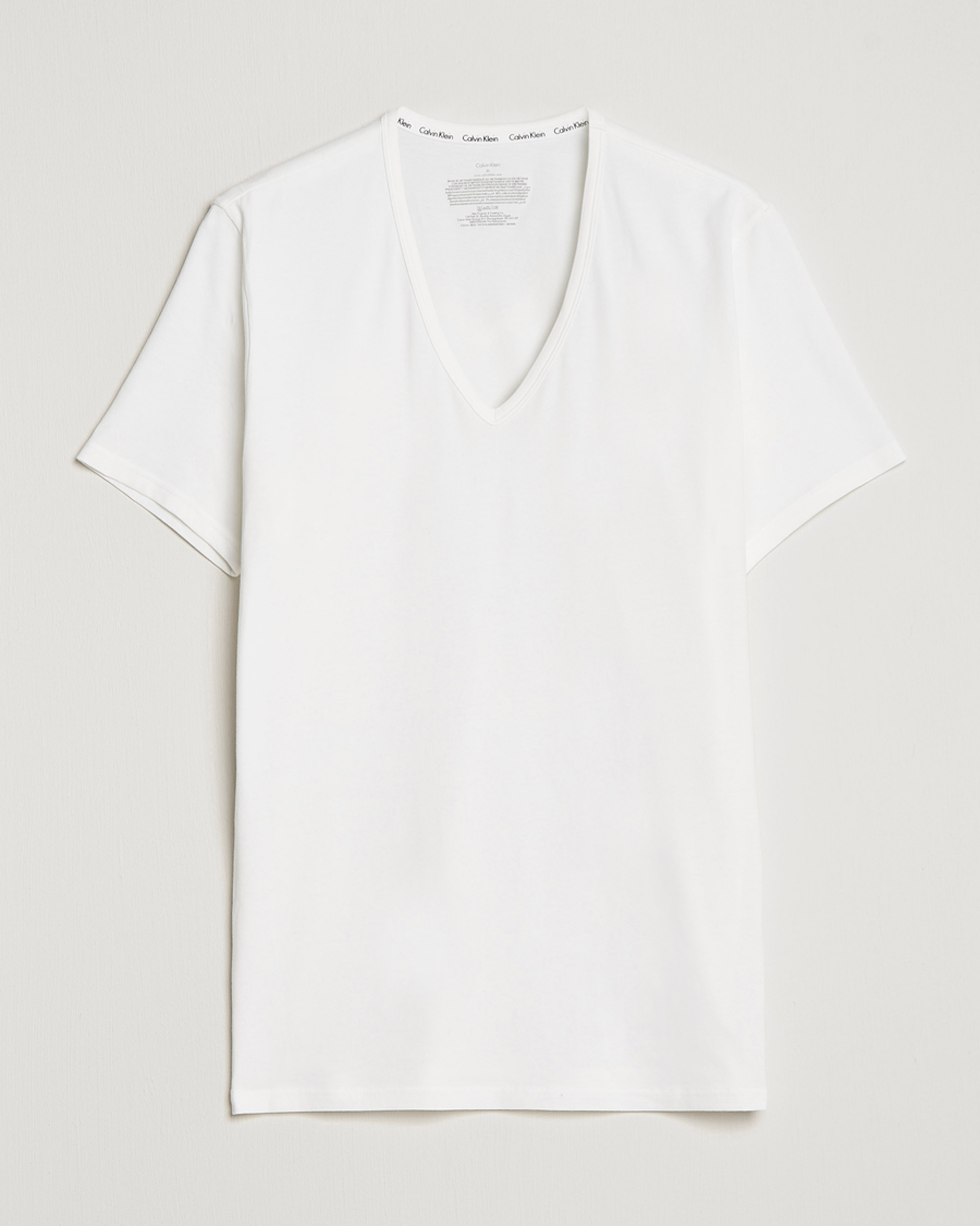 Calvin Klein Cotton V-Neck Tee 2-Pack White bei Care of Carl