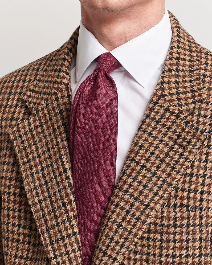 Herren |  | Drake\'s | Silk Tussah Handrolled Tie Wine