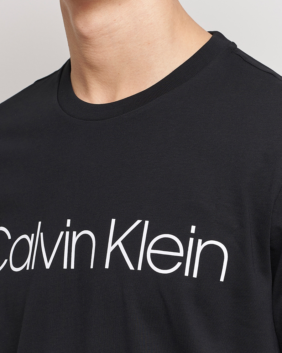 of Black Klein Logo Tee Carl bei Calvin Care Front