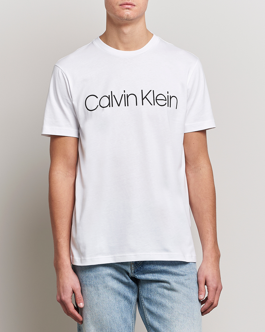 Carl Front White Logo Care Tee Klein bei Calvin of