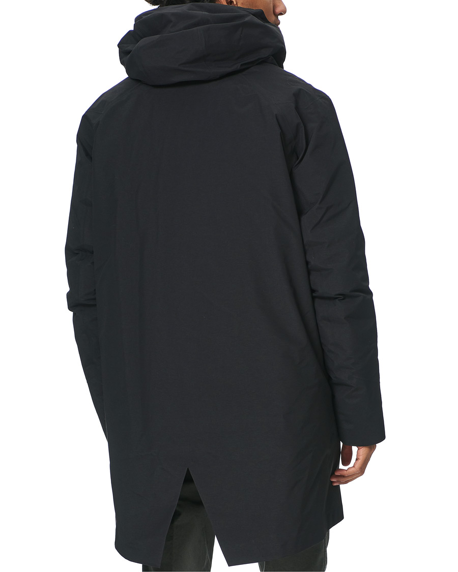 Arc'teryx Veilance Monitor Down Coat Black bei CareOfCarl.de