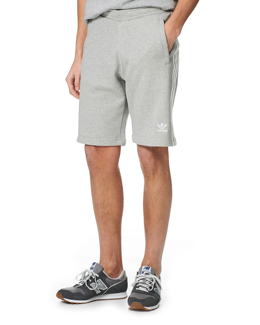 adidas Originals 3 Stripe Shorts Grey Melange bei Care of Carl