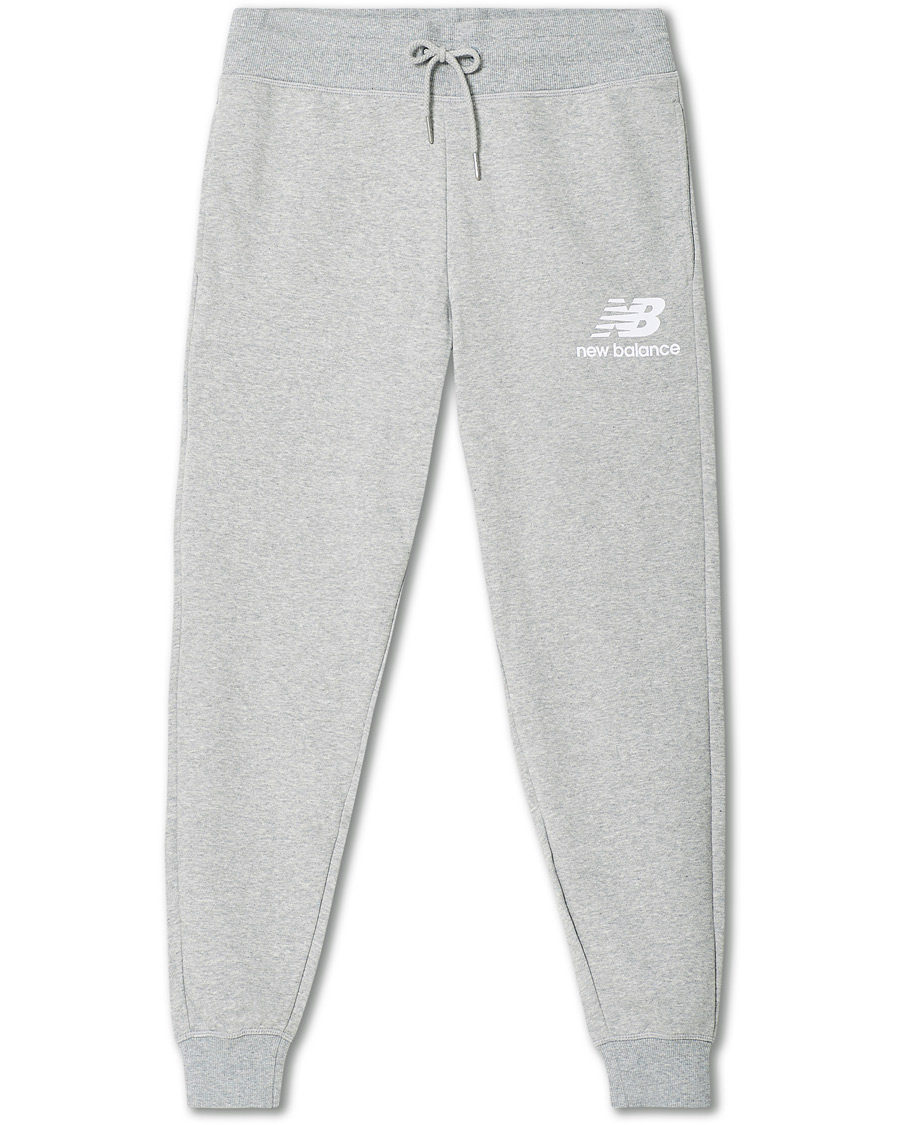 New Balance NB Essentials Stacked Sweatpant Logo Grey bei CareOfCa Athletic