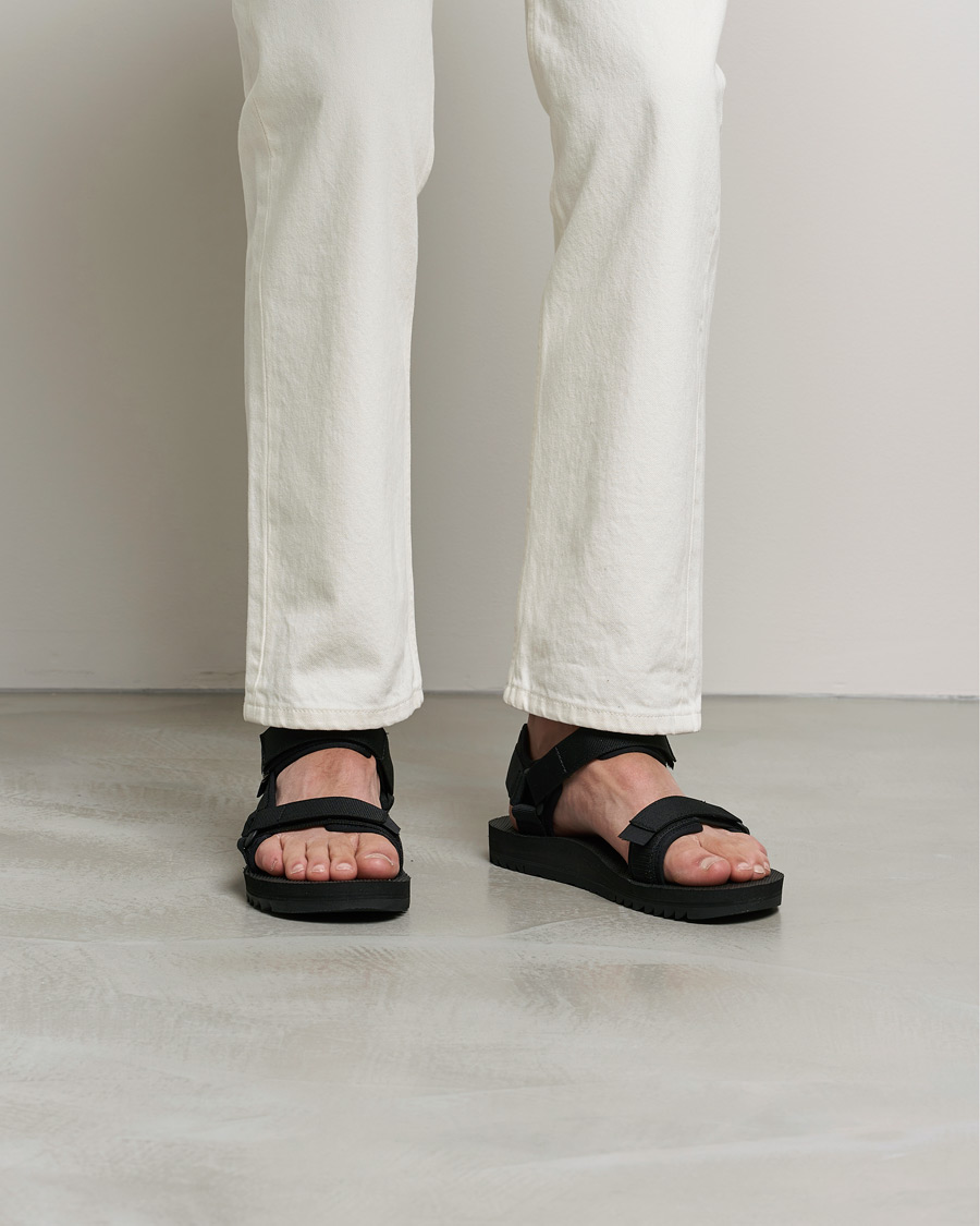 Black leather teva sandals deals