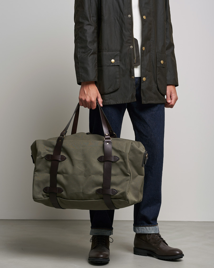 Filson Rugged Twill Medium Field Bag Otter Green bei CareOfCarl.de