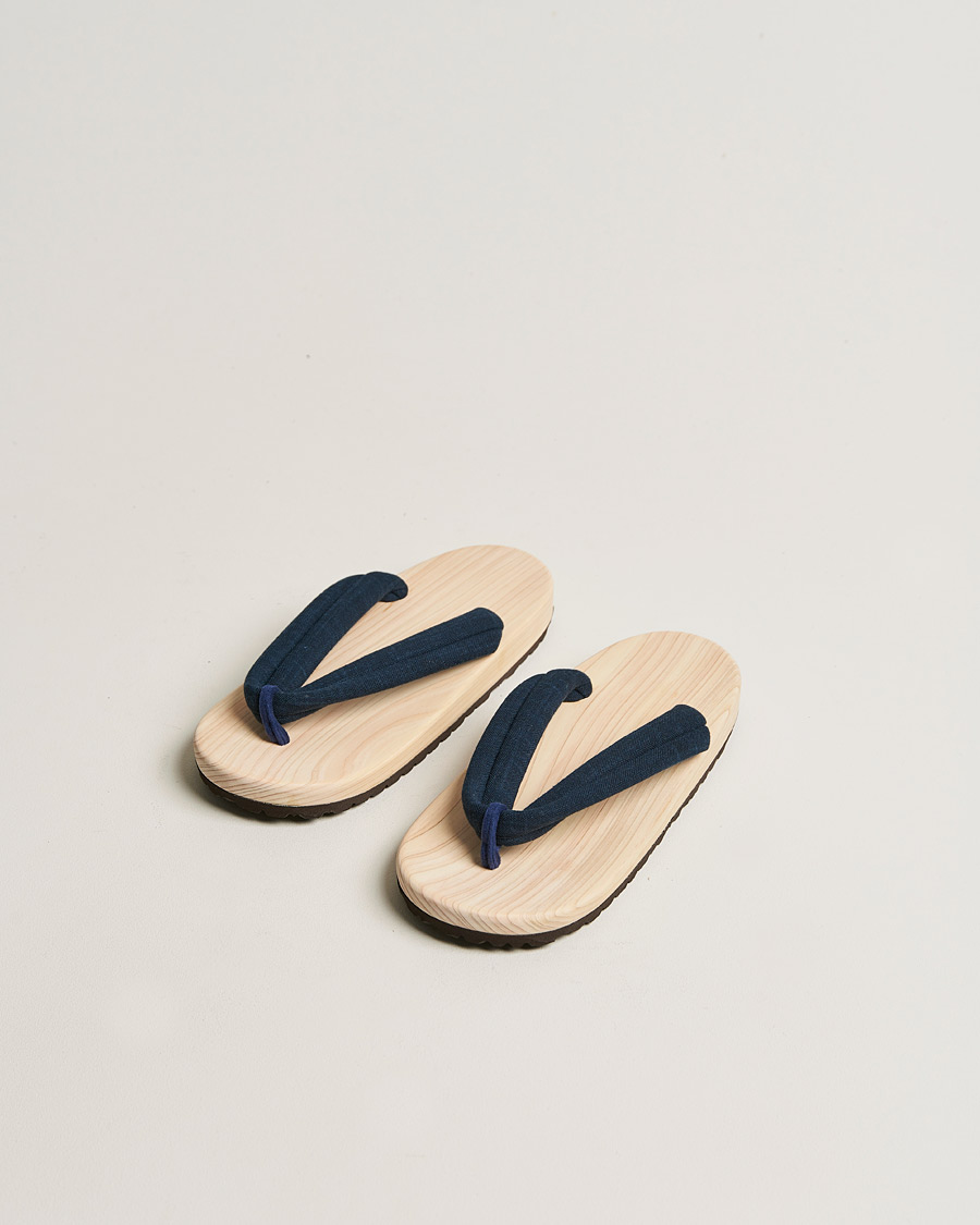 Beams Japan Wooden Geta Sandals Navy bei Care of Carl