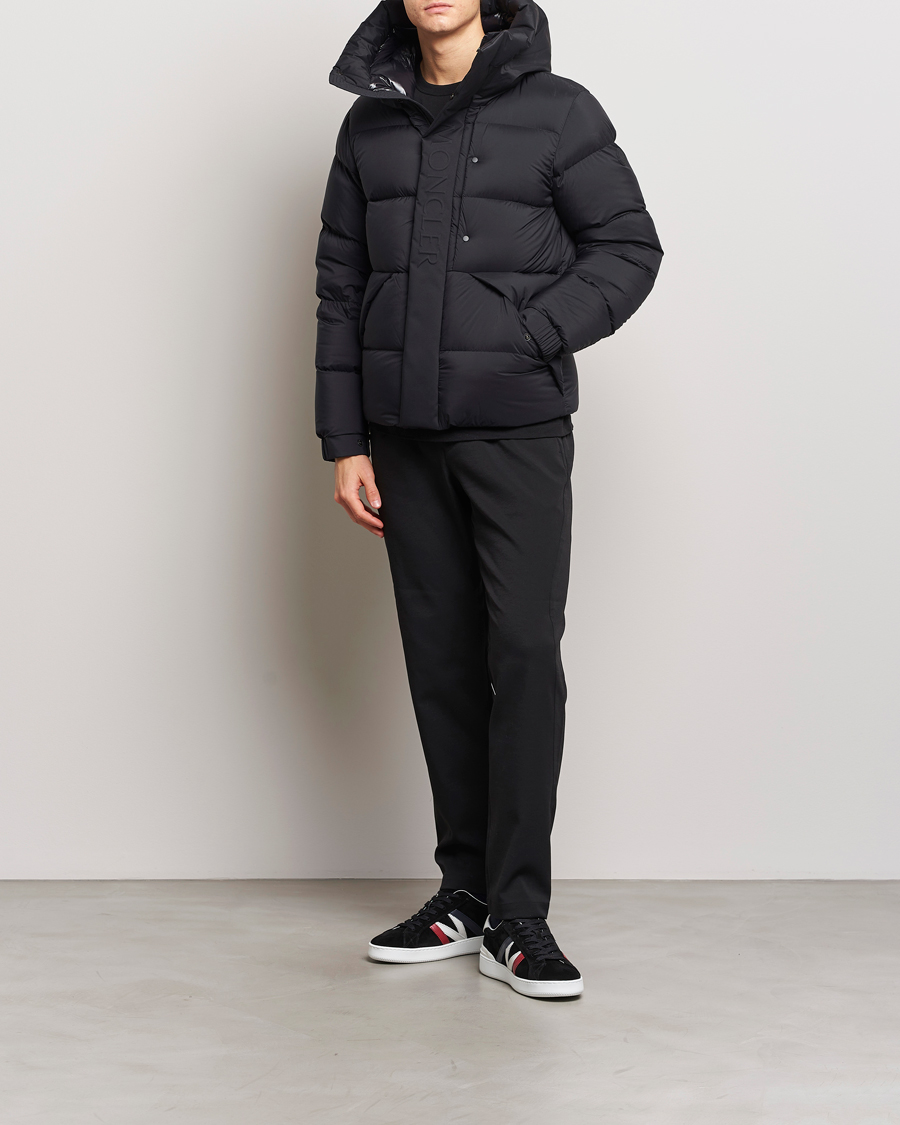 All black moncler jacket online