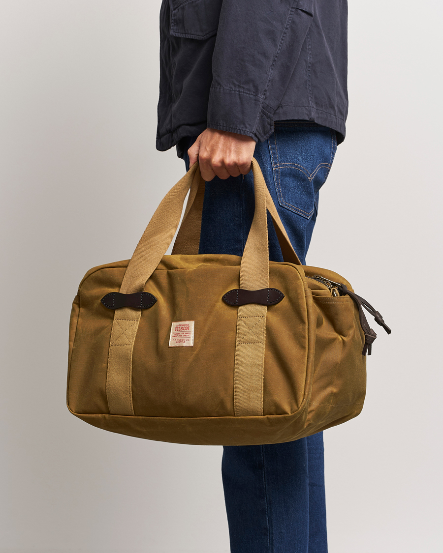 Filson Tin Cloth Small Duffle Bag Dark Tan bei Care of Carl