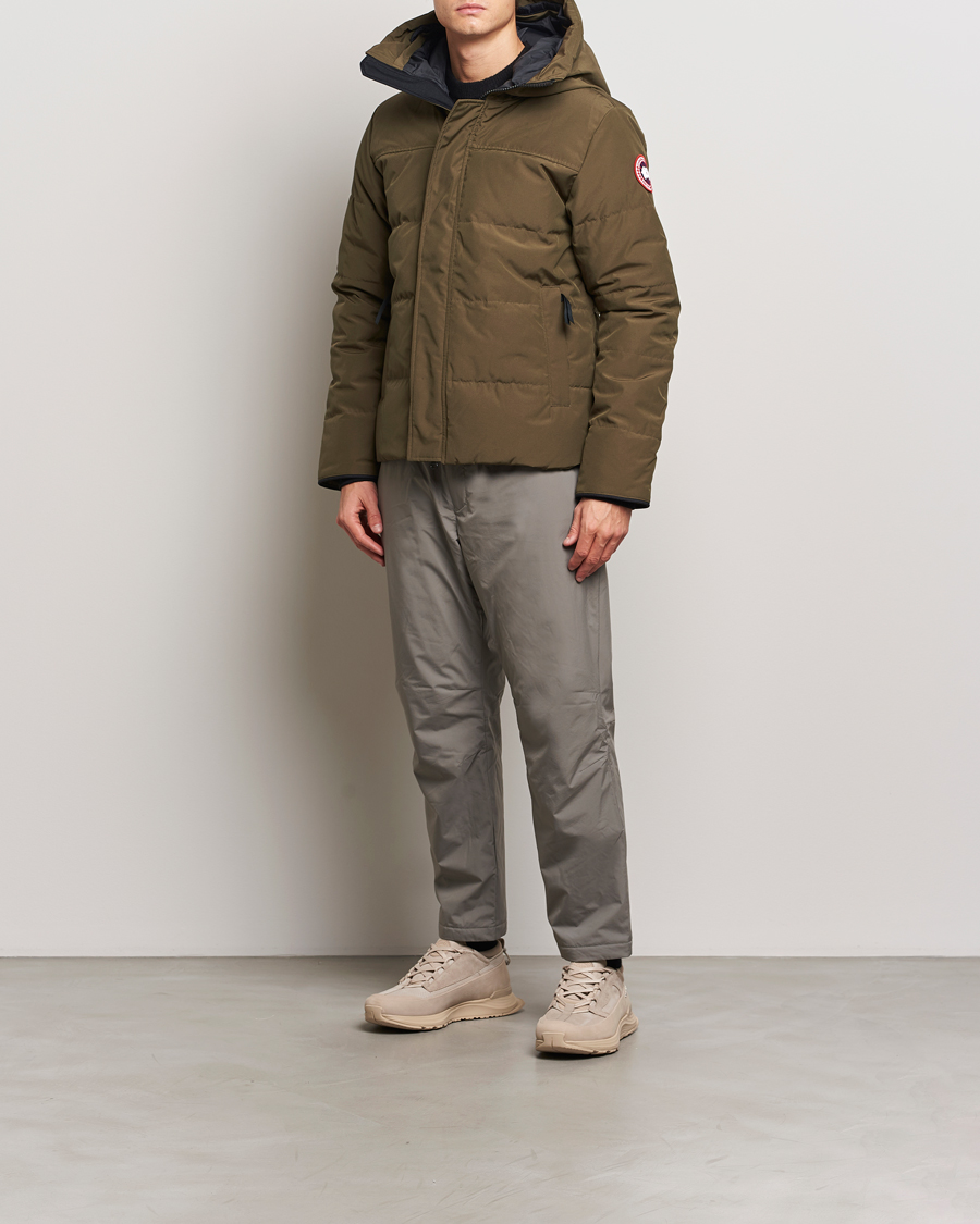 Canada goose hotsell jacke herren grün