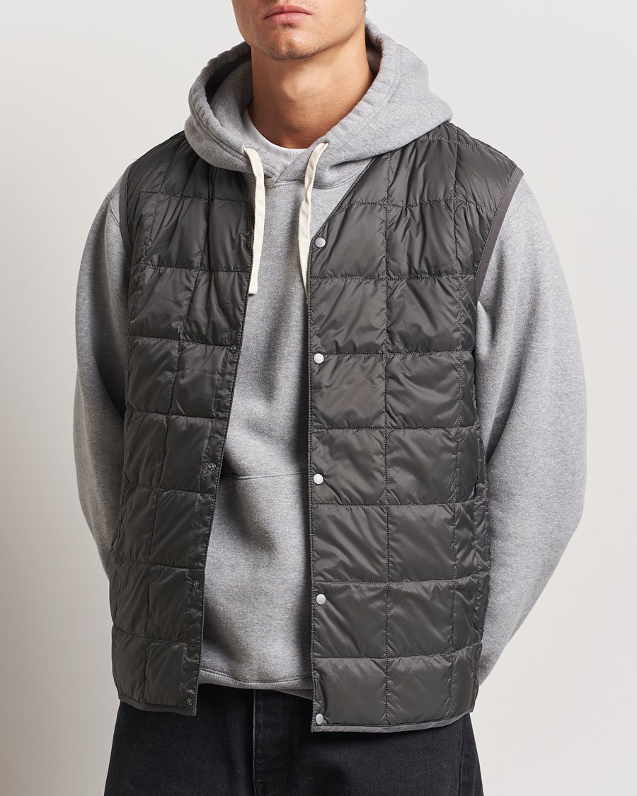 Herren | Kleidung | TAION | V-Neck Lightweight Down Vest Dark Grey