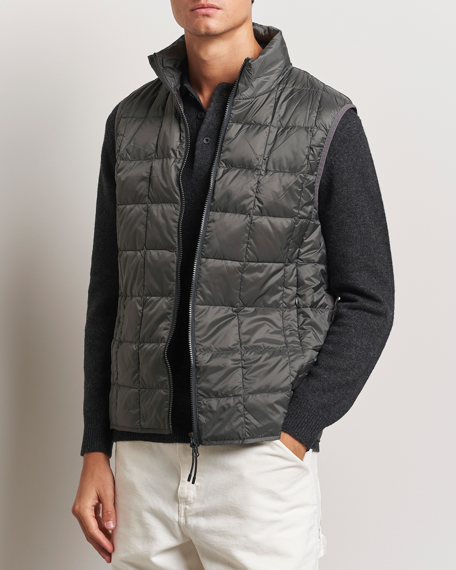 Herren | Kleidung | TAION | High Neck Full Zip Lightweight Down Vest Charcoal