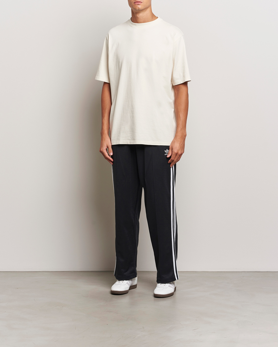 adidas Originals Firebird Baggy Pant Black bei Care of Carl