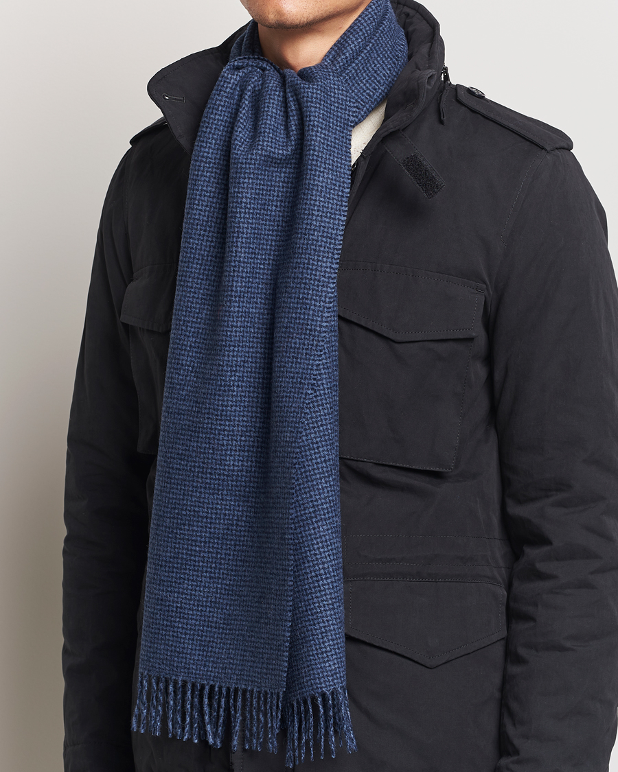 Herren |  | Amanda Christensen | Merino Wool Dogtooth Scarf Navy