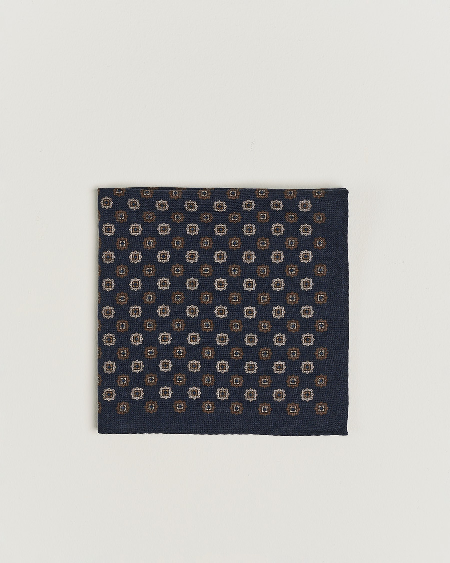 Herren |  | Amanda Christensen | Wool Flannel Printed Flower Pocket Square Navy