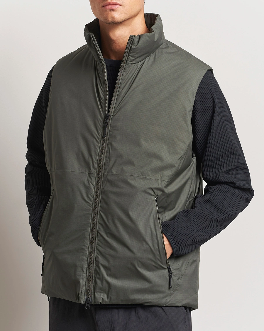 Herren | Westen | Goldwin | GORE-TEX Windstopper Puffy Vest Dark Olive