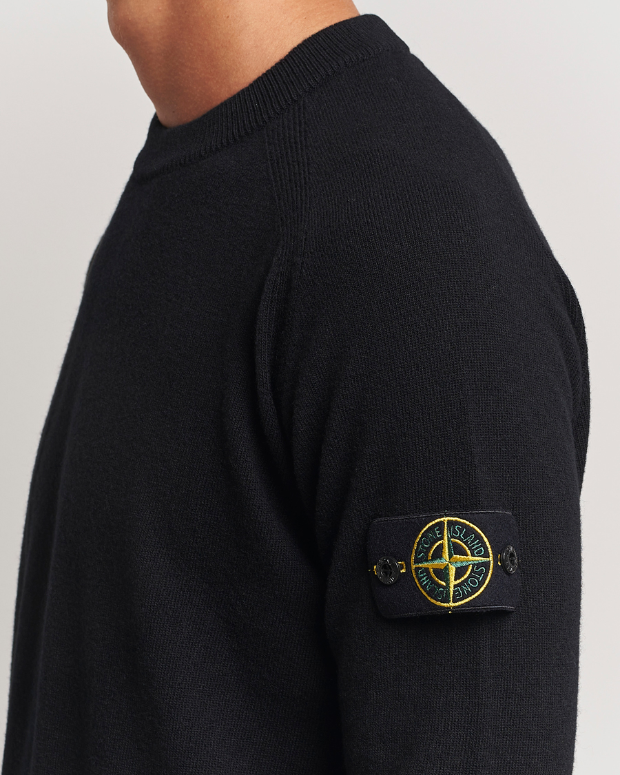 Black stone island jumper online