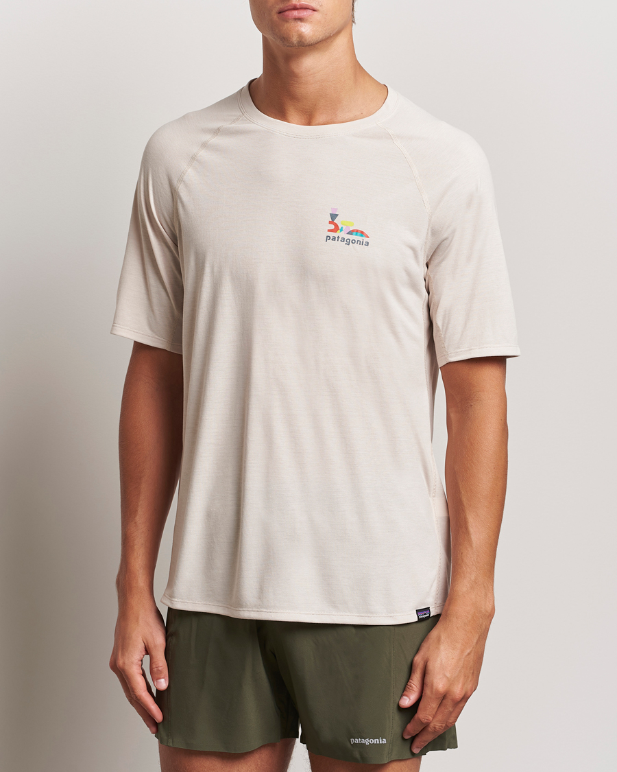 Herren | T-Shirts | Patagonia | Short Sleeve Cap Cool Trail Graphic Shirt Pumice