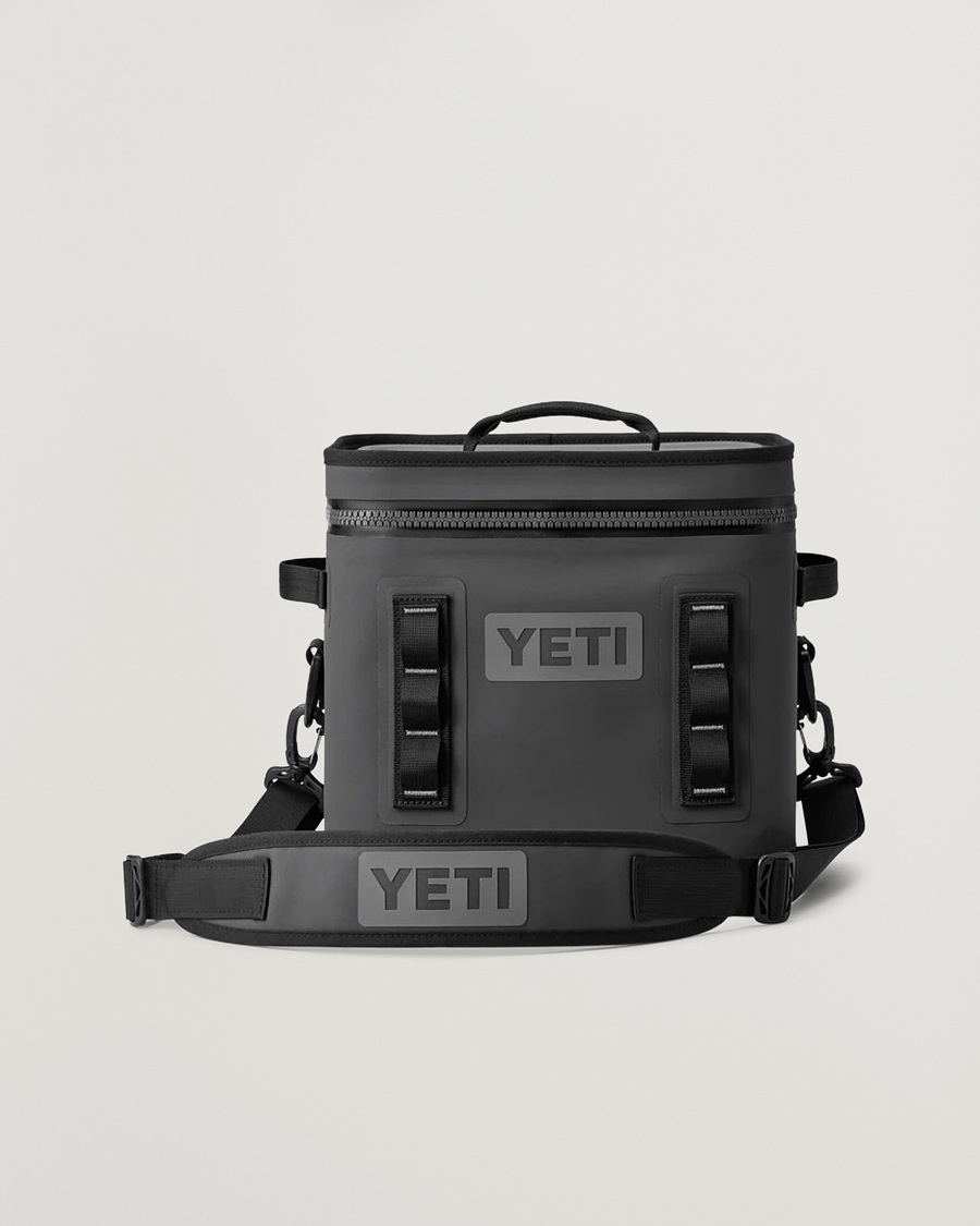 YETI Hopper Flip 12 Soft Cooler Charcoal bei Care of Carl